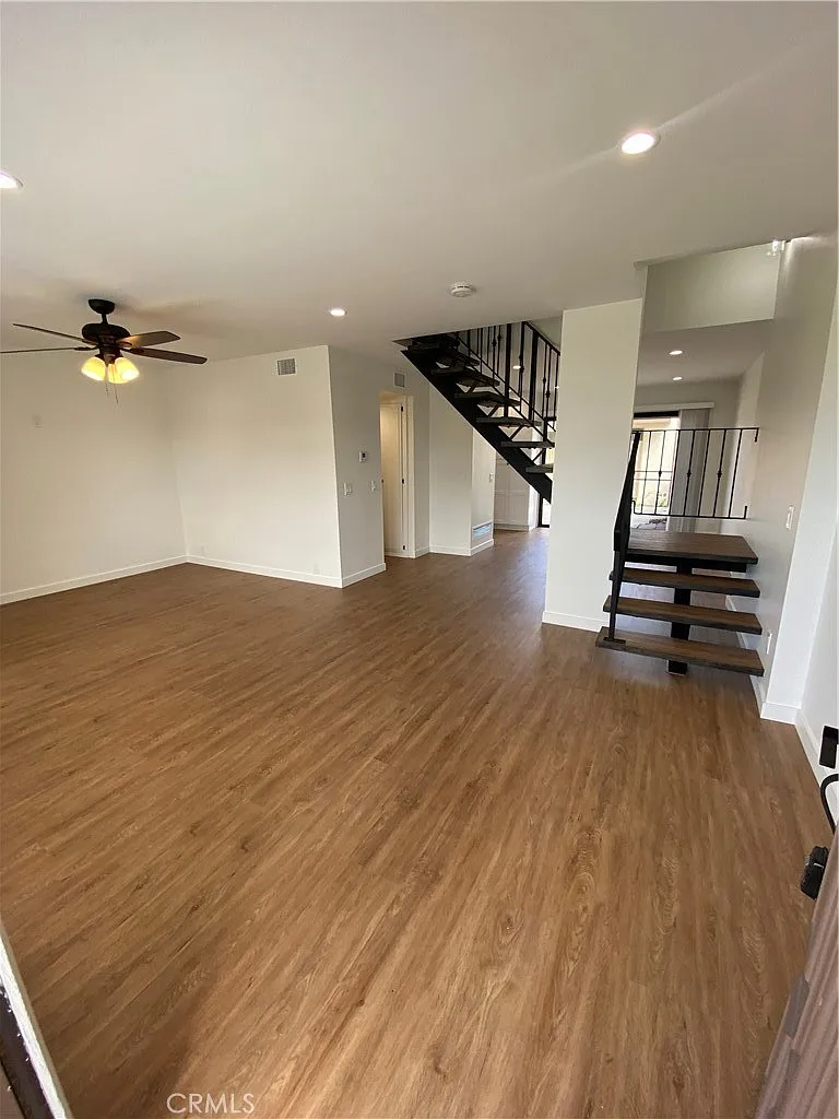 4 bed, 2.5 bath, 1418 sqft, $4,450 — Photo 2