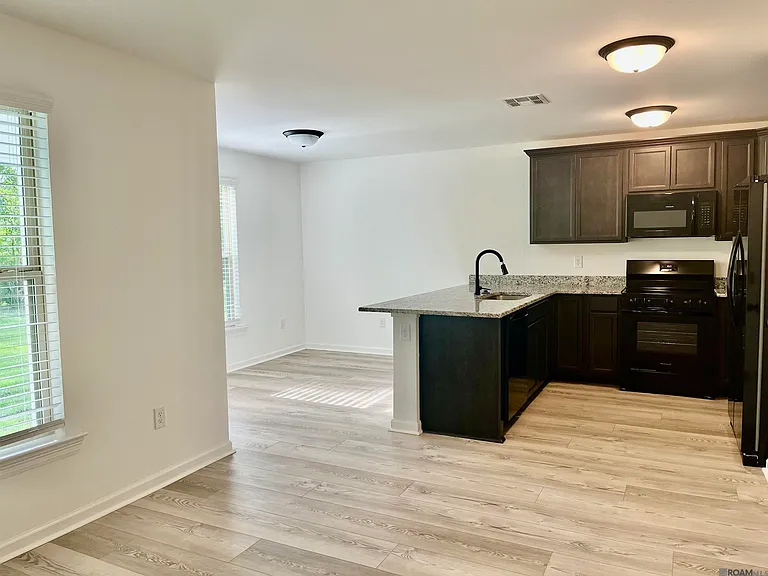 10922 S Lakeside Dr — Photo 5