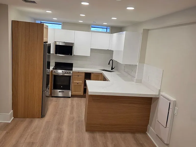 18D Winchester St #2D — Photo 2