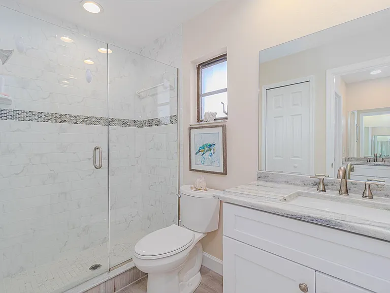 1106 SW 52nd St — Photo 12