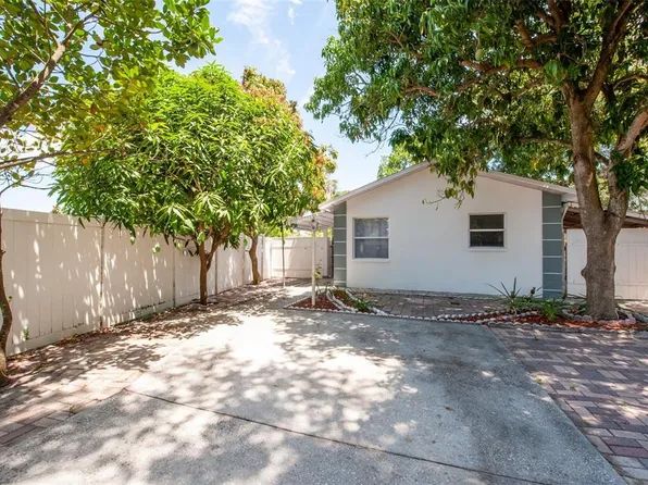 2851 58th Pl N, Saint Petersburg, FL 33714