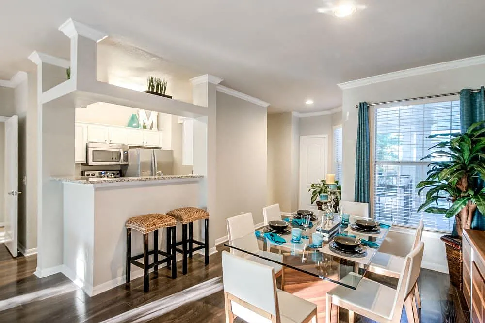 Meridian Luxury Apartment Homes — Photo 4