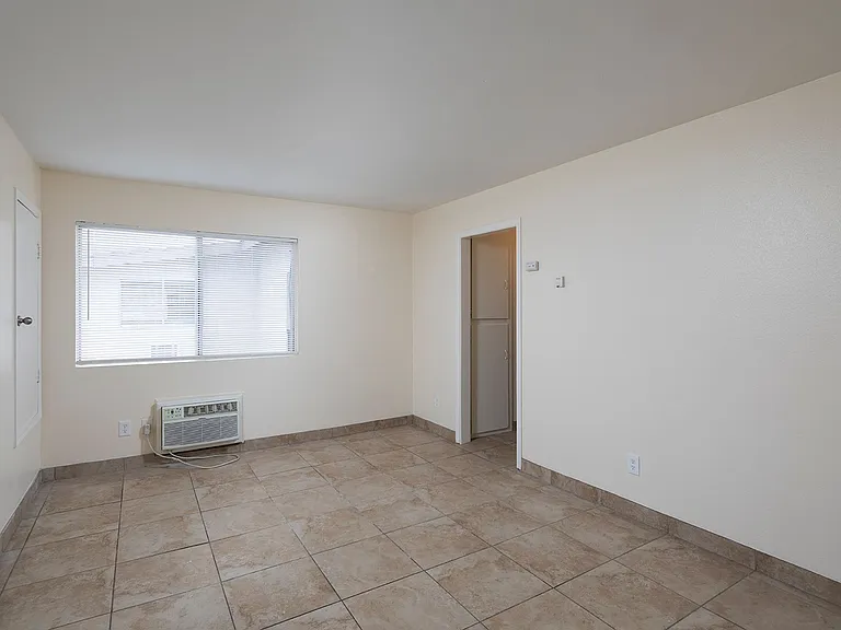 Lanai Village Apartments — Photo 12