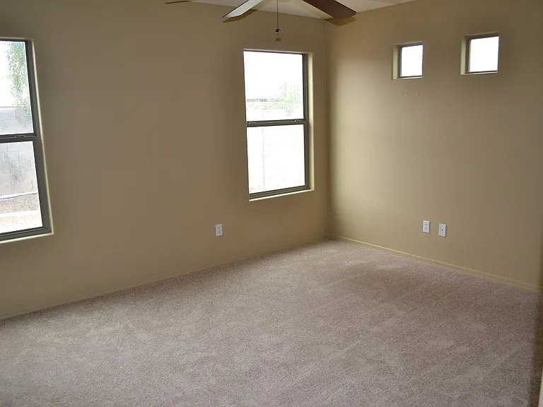 7408 S 37th Gln — Photo 6