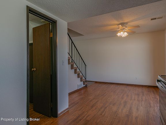 5th image of 1055 17th Ave W