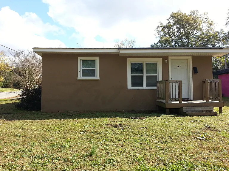 565 Harrison St — Photo 2