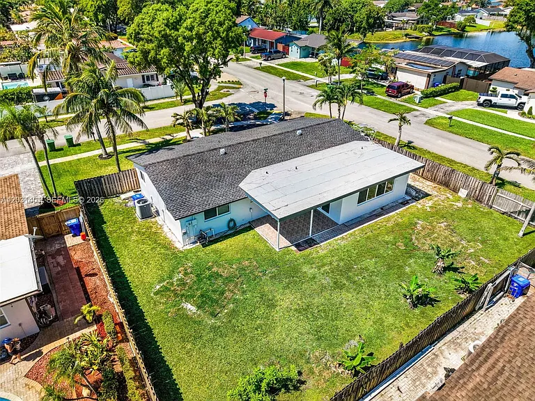 9741 NW 5th St — Photo 32