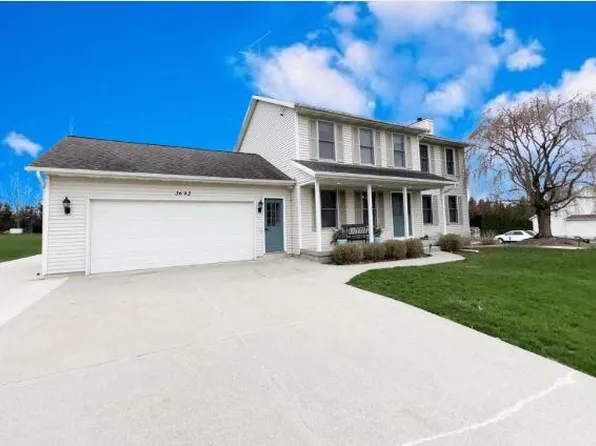3692 Hillside Dr, Hudsonville, MI 49426