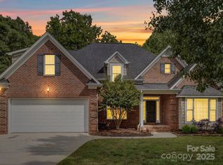 2608 Golden Bell Dr, Gastonia, NC 28056