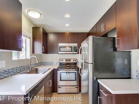 4th image of 3038 Broadway APT 5