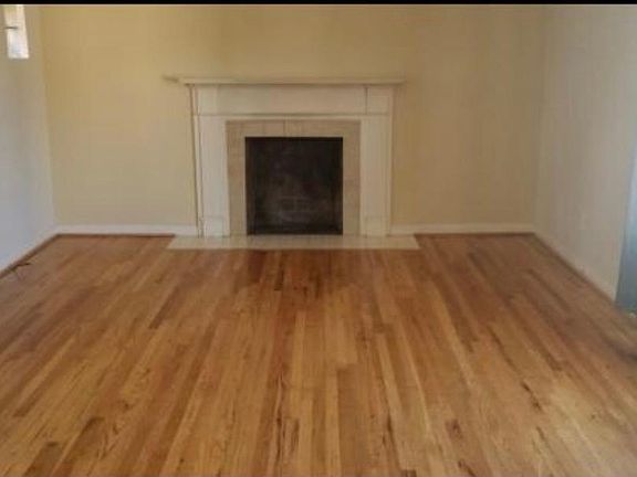 4th image of 834 N Poinsettia Dr