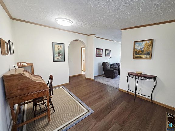 4th image of 212 S Perry Ave