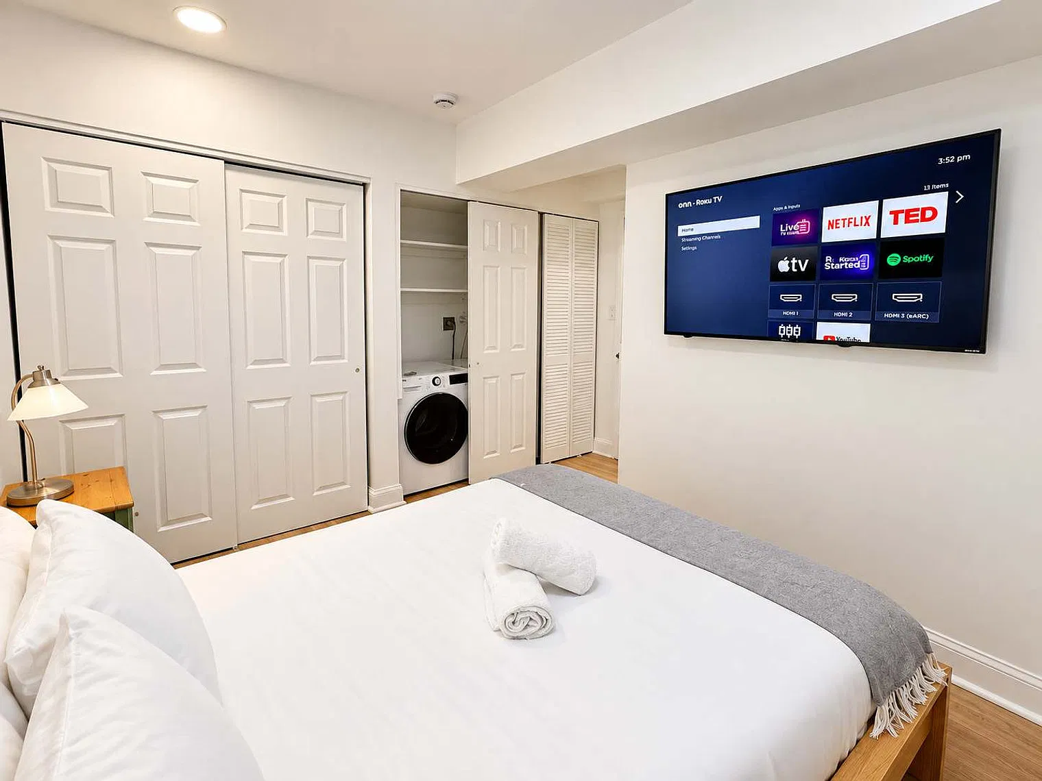 1 bed, 1.0 bath, 398 sqft, $3,538 — Photo 4