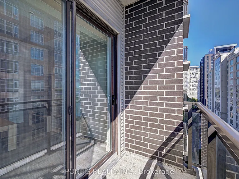 318 Spruce St W #1104 — Photo 18