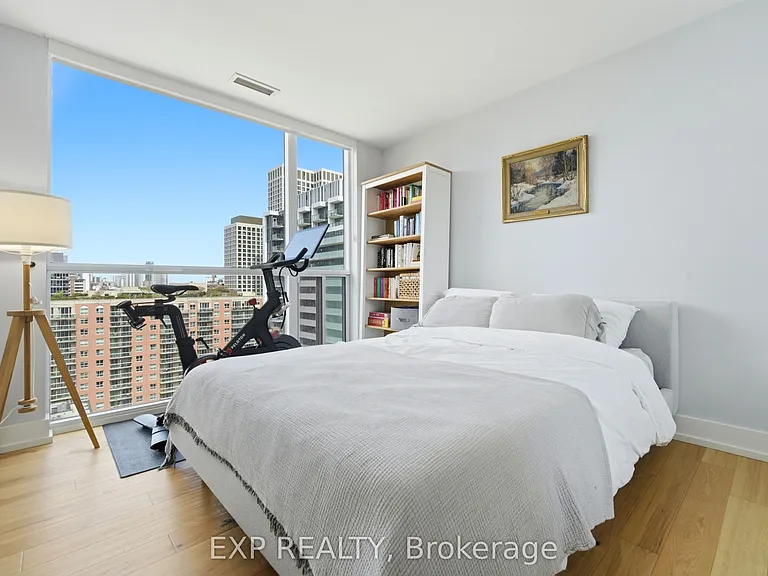 230 King St E #Penthouse 20 — Photo 22