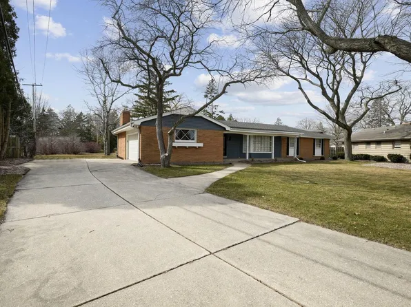 3782 North Bay DRIVE, Racine, WI 53402