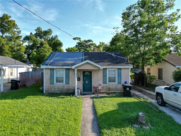 8416 Huntley Ln, Harahan, LA 70123