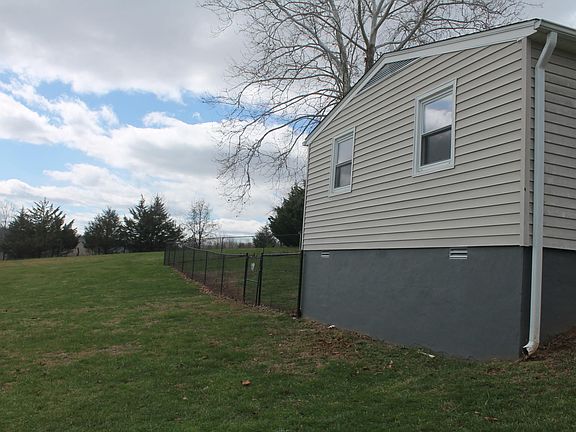 4th image of 2157 Bell Town Rd