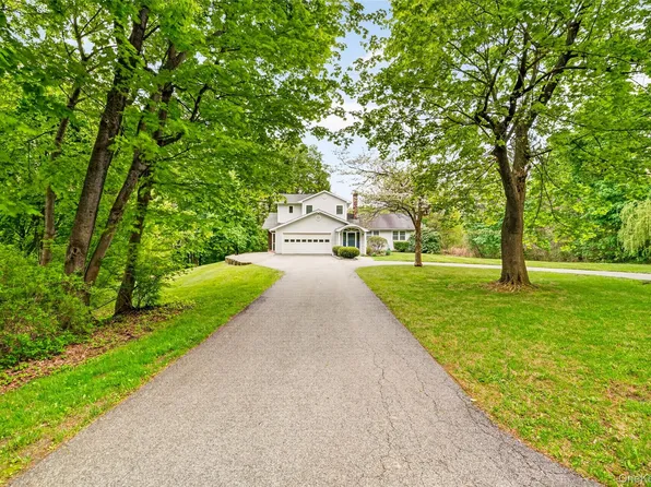 24 Overlook Drive, Pawling, NY 12564