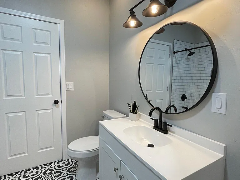1317 E Broadway St — Photo 18