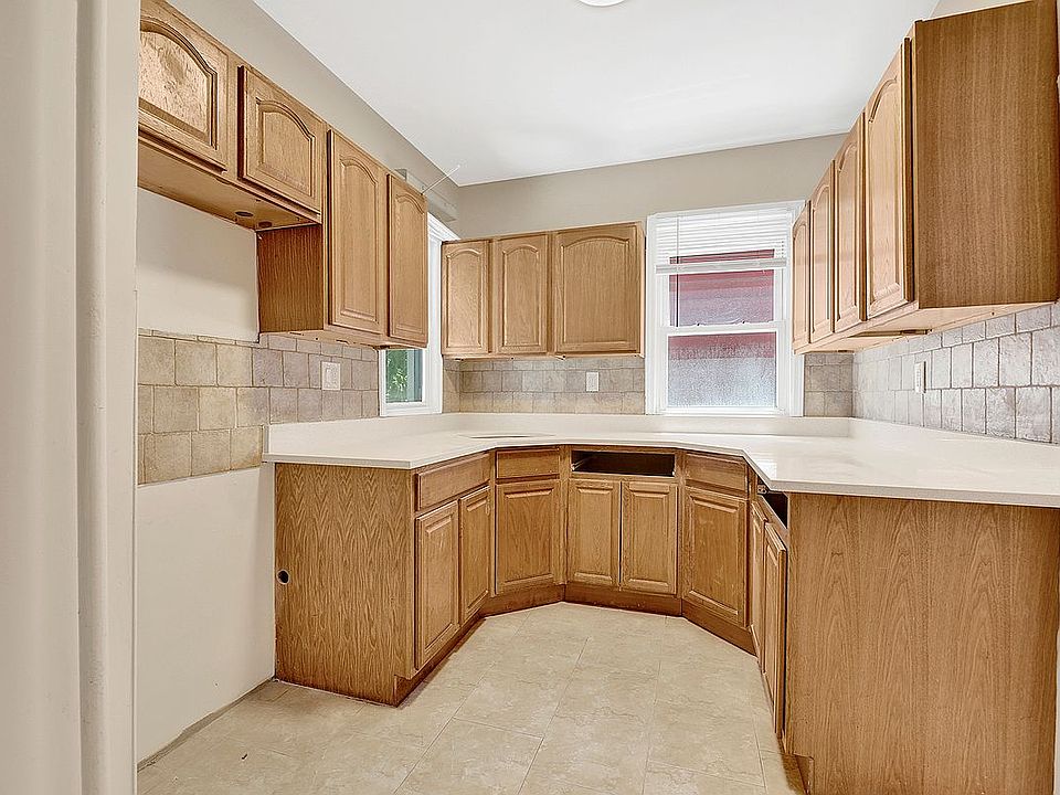 1st image of 110-11 159th St