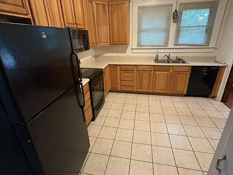 110 S College Ave — Photo 13