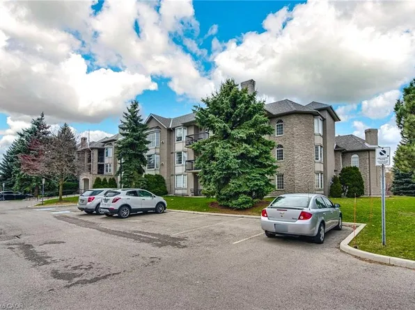 970 Golf Links Rd #205, Hamilton, ON L9K 1J8