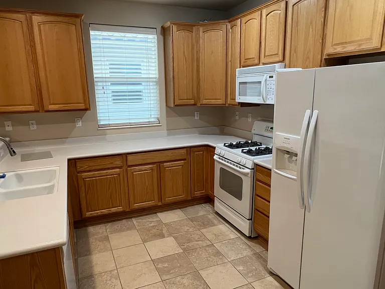 11091 Port Royale Ct — Photo 9