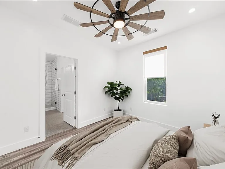1871 Dyer Cir — Photo 32