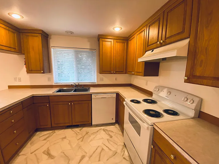 2317 Club Ct #1 — Photo 6