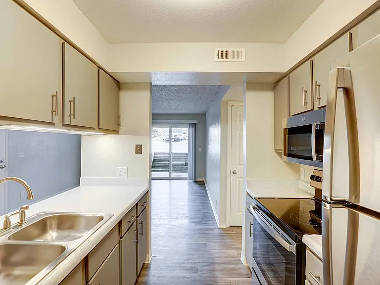 Riva Ridge Apartments — Photo 35