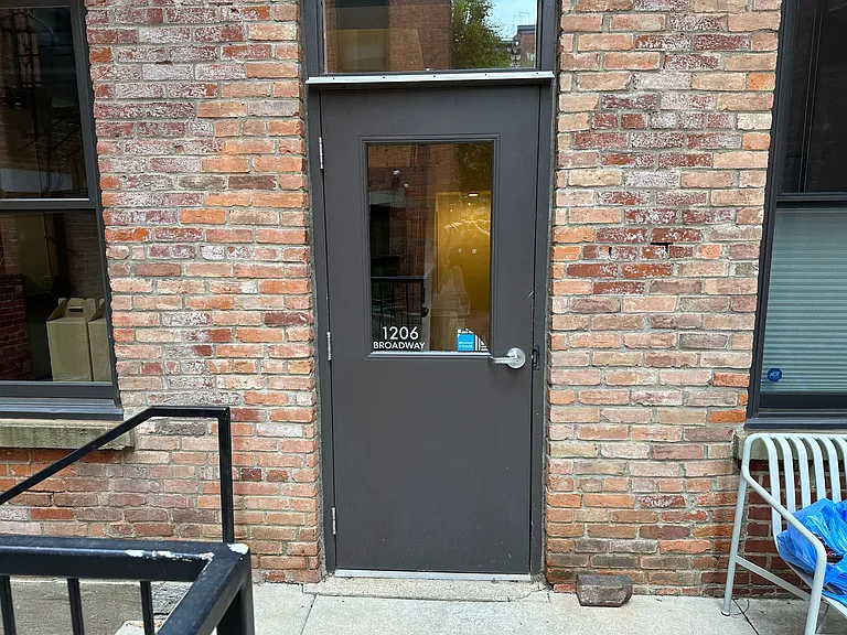 1206 Broadway — Photo 2