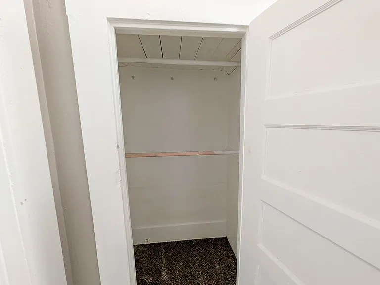 1045 Long Ave — Photo 10