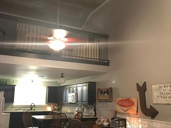 3rd image of 417 N Santa Fe St