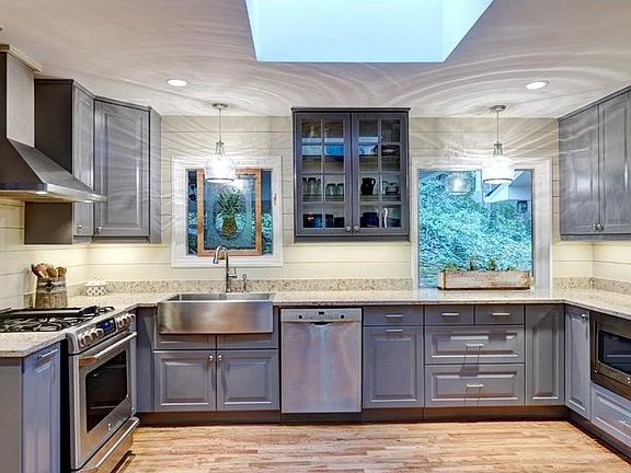 3rd image of 4526 Club Valley Dr NE