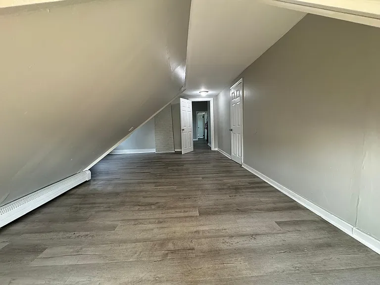 1092 E Main St #2R — Photo 17