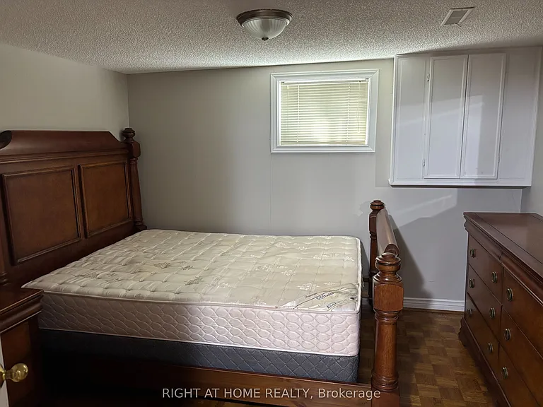 41 Deerhurst Ave — Photo 11