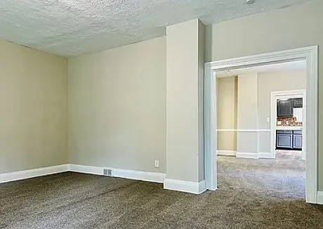 3 bed, 1260 sqft, $1,500 — Photo 2