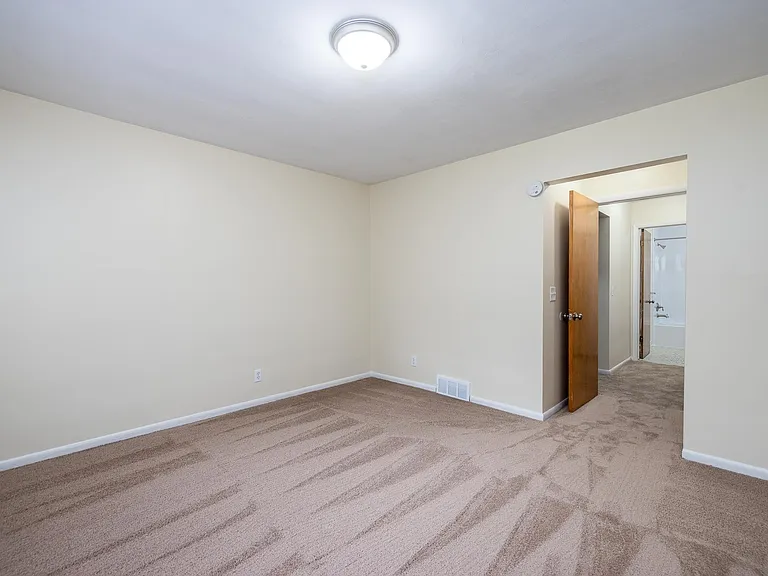 675 Denise Rd — Photo 4