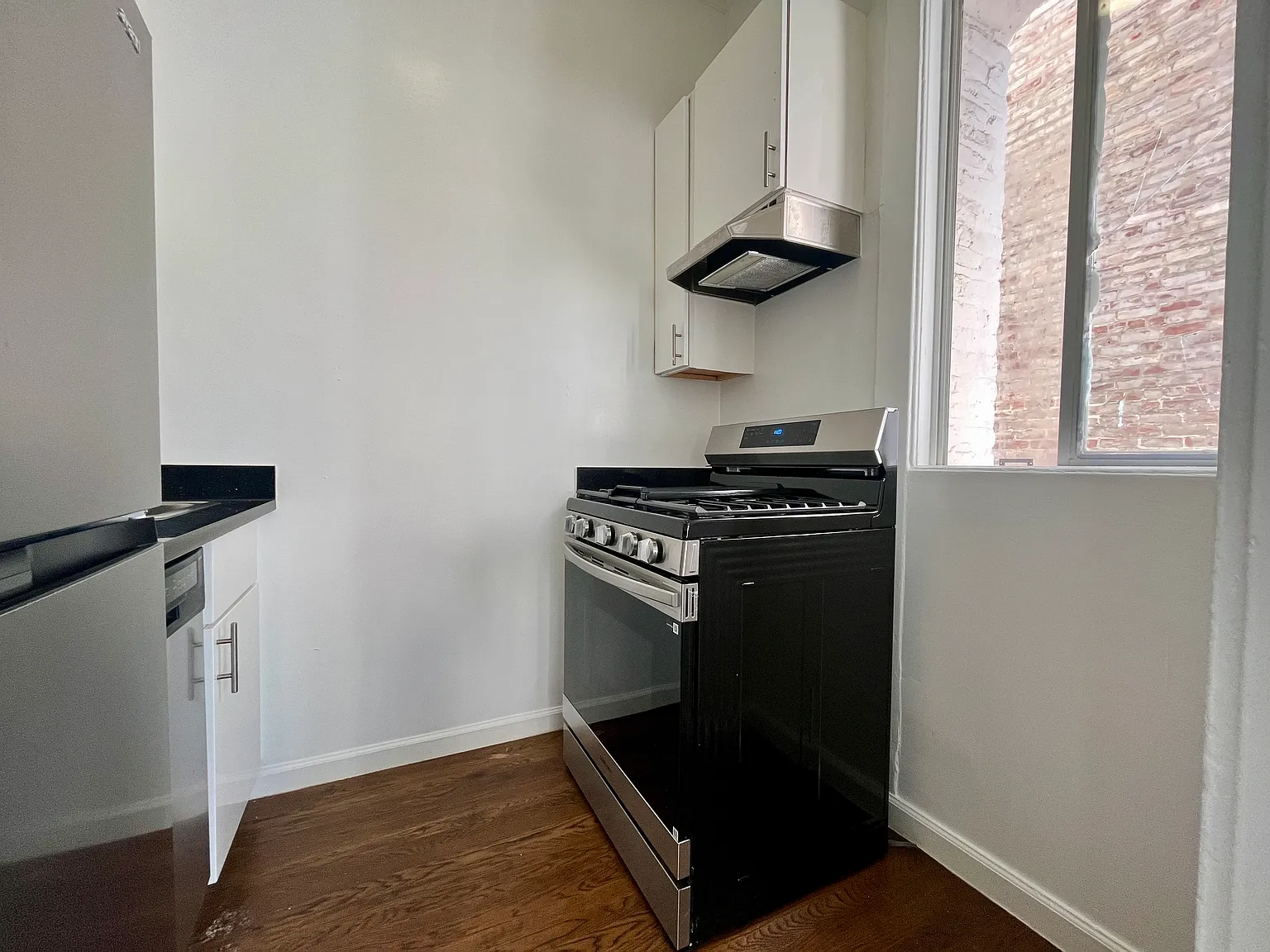 891 Post St — Photo 3
