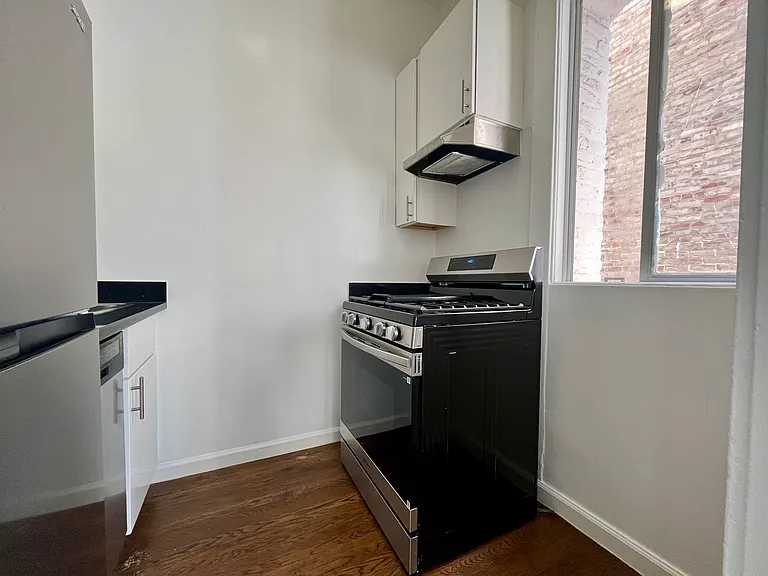 891 Post St — Photo 3