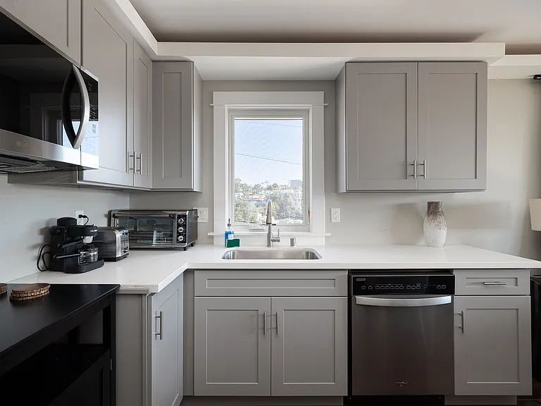 802 W Nutmeg St — Photo 24