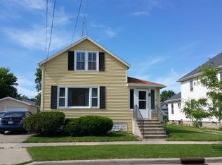 623 W 11th Ave, Oshkosh, WI 54902