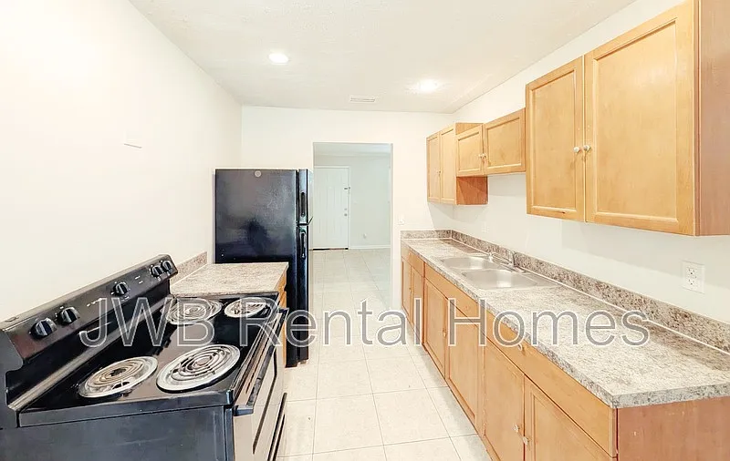 Cedar Hills — Photo 2