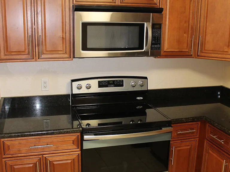 770 SE 2nd Ave #E201 — Photo 7