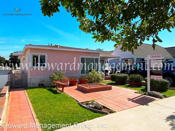 8124 Holy Cross Pl, Los Angeles, CA 90045