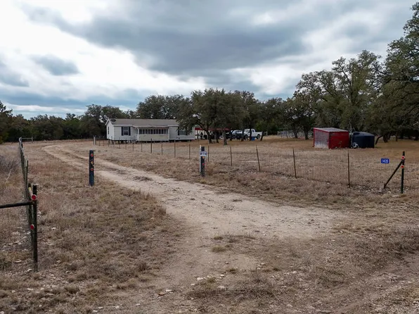 1420 E KLR 2, Junction, TX 76849