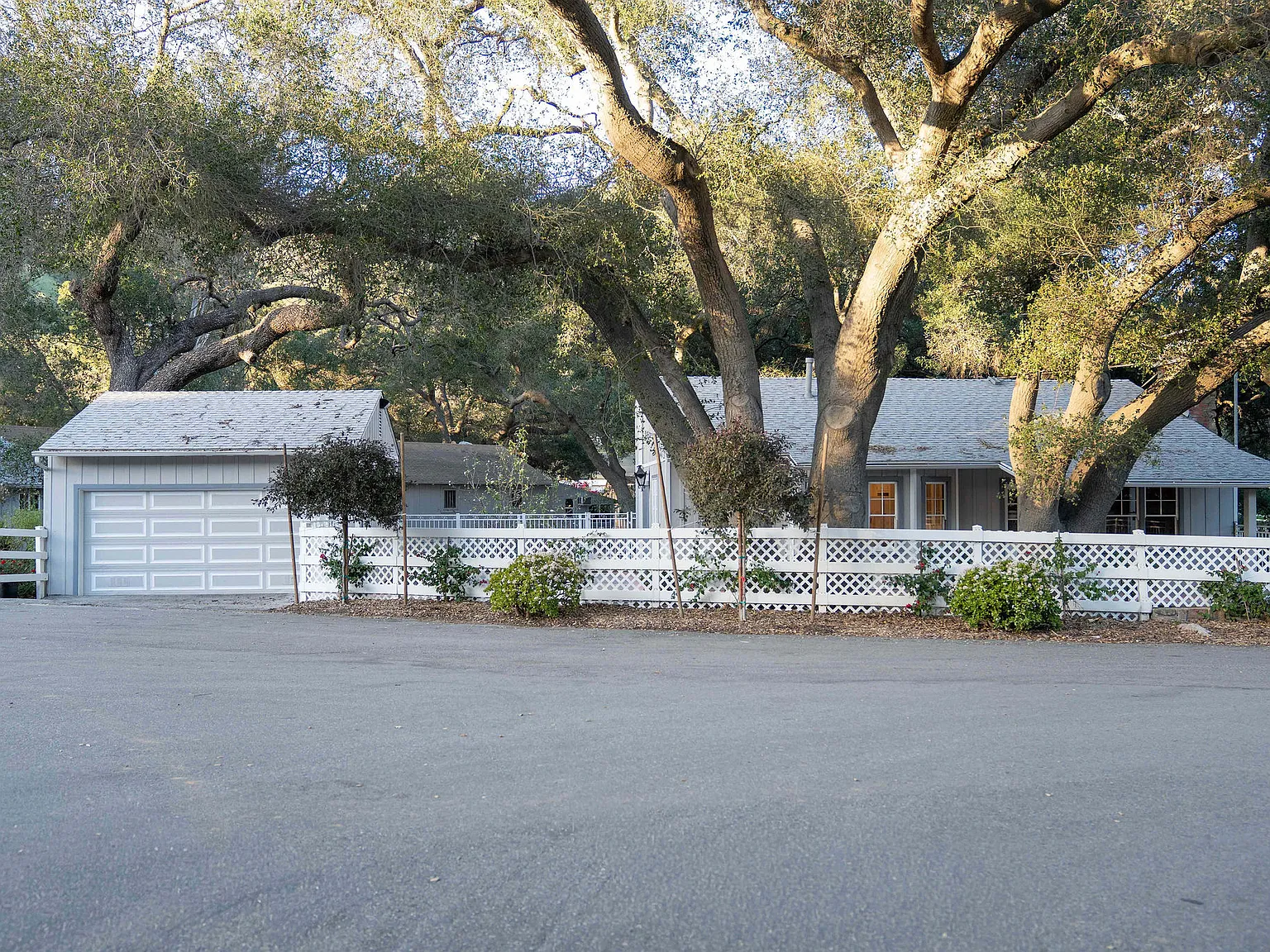 3 bed, 1300 sqft, $5,900 — Photo 4