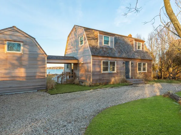 100 Old West Lake Dr, Montauk, NY 11954