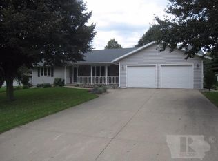 1335 2nd Ave SE, Sioux Center, IA 51250